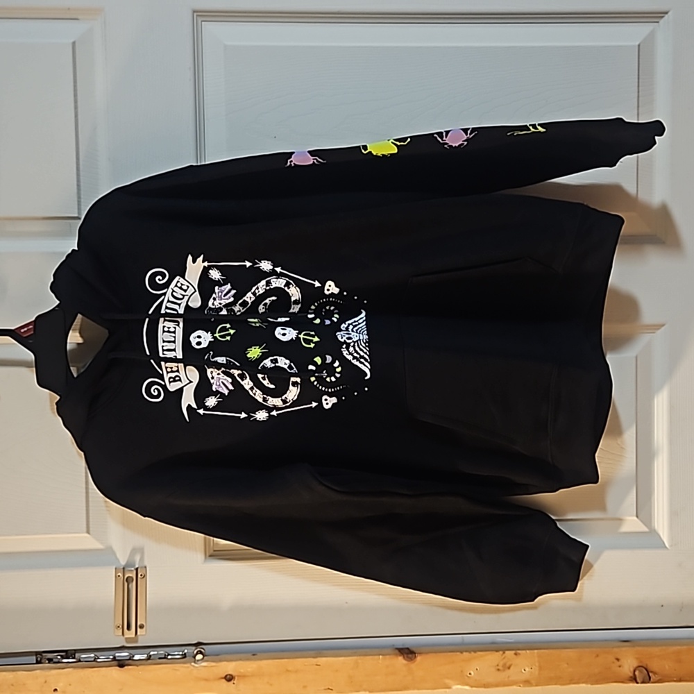 BEETLEJUICE WOMEN'S GRAPHIC HOODIE: BLACK: NEW WITH TAGS: SIZE S